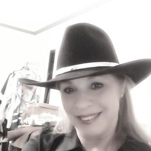 Meet your Posher, Teresa